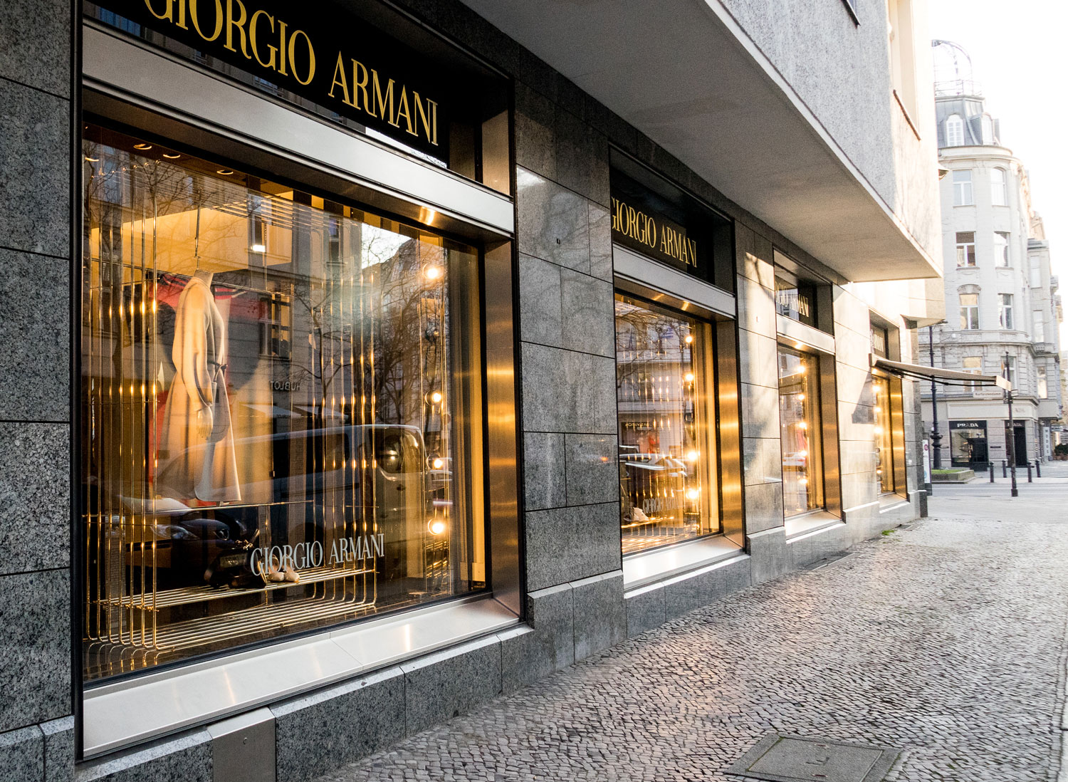 Sicherheitsfolie Schaufenster  Einkaufsstraße