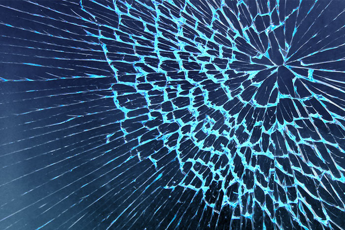 Gesplittertes Fensterglas